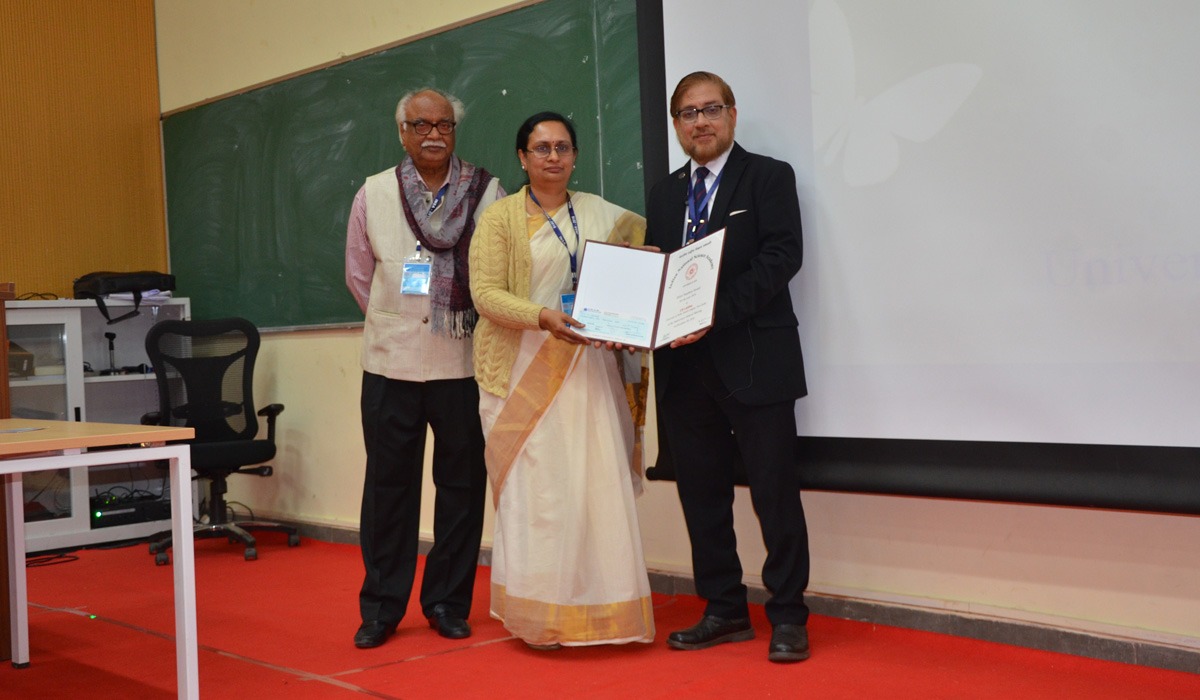 Prof. C. S. Lalitha receiving Teachers Award for Mathematics by INSA, 2016